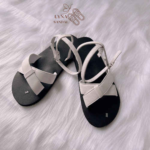 Dép sandal Nữ quai da mềm Đế bệt Cao Su ôm chân LYNA Sandal mã SD32