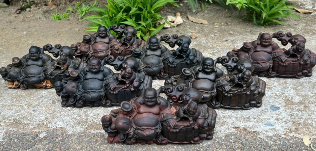 Tượng phật di lặc mini để ôtô ,láp tốp ...bằng gỗ mun hoa kt 16×8×5cm