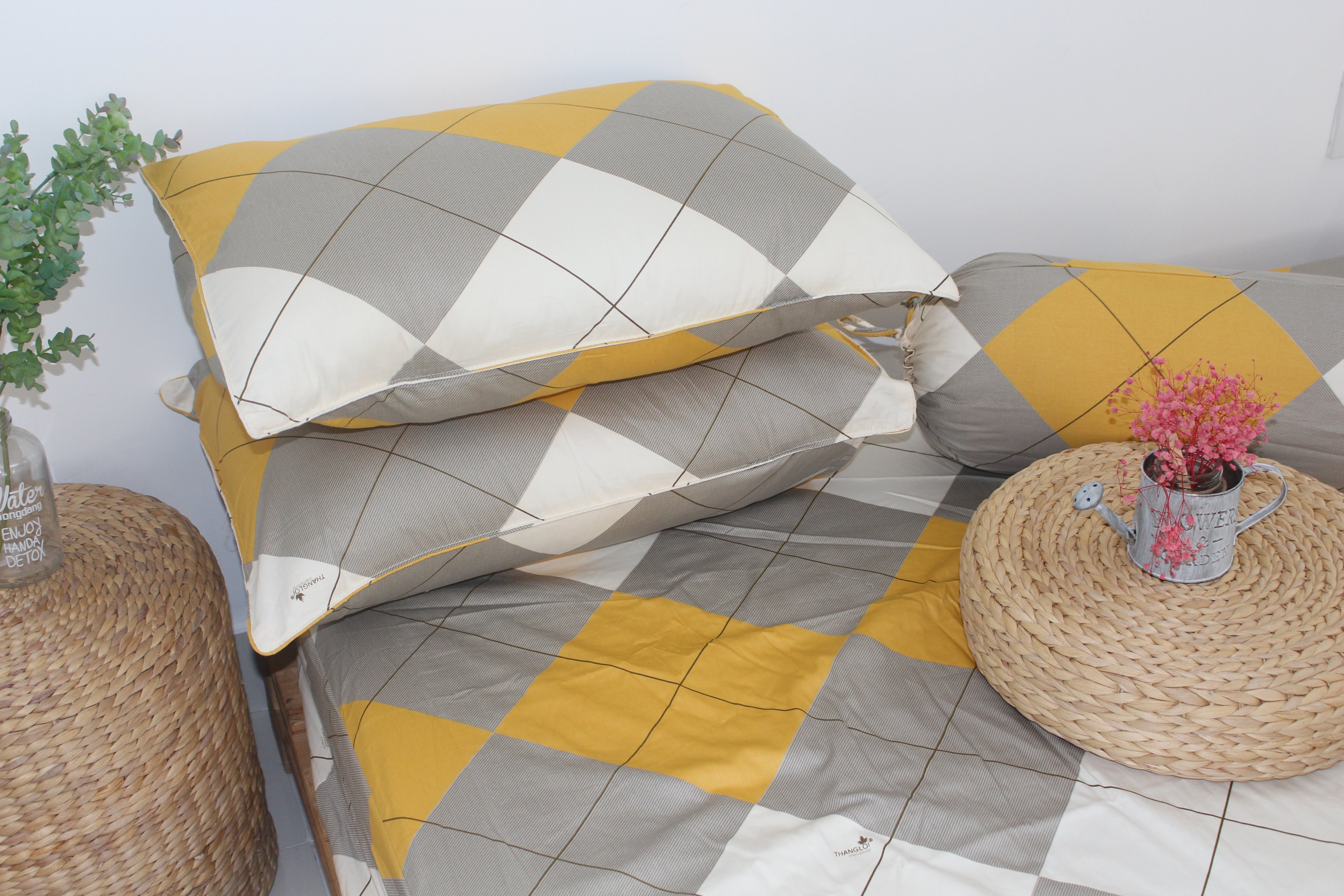 Bộ Drap Gối Cotton -Mẫu Tam giác Vàng - vải dày dặn, mát mẻ, siêu thấm mồ hôi