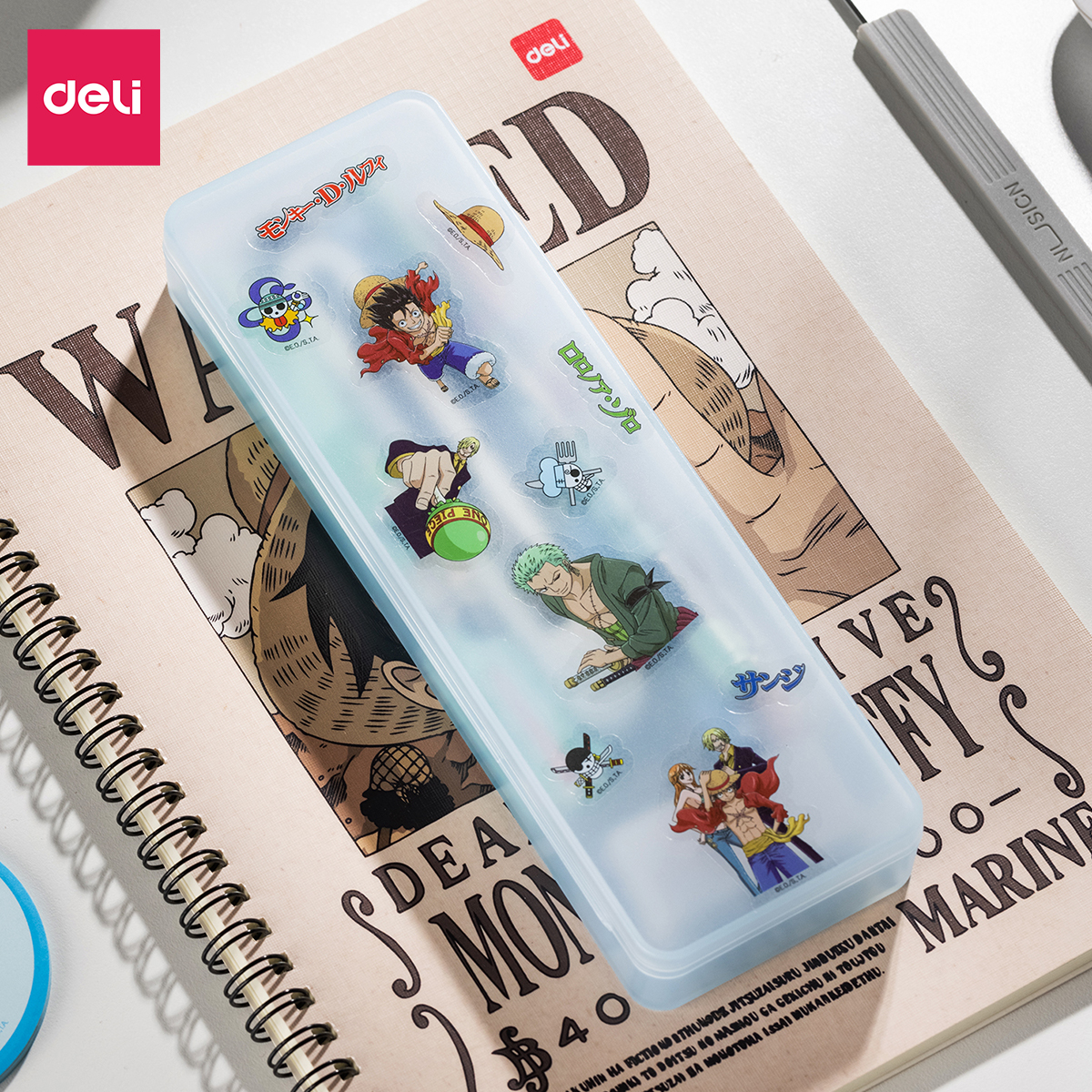 Hộp đựng bút nhựa học sinh Đảo Hải Tặc One Piece tặng kèm sticker Deli - Màu xanh / hồng - Nhựa an toàn - EH901