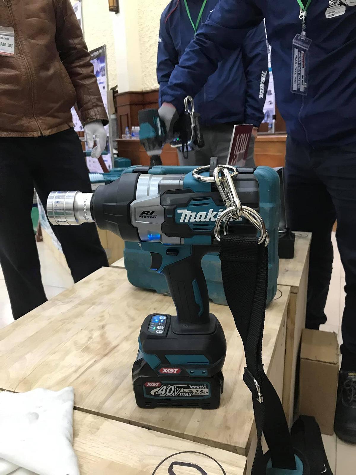 MÁY VẶN BULONG DÙNG PIN 40V 19 MM MAKITA TW001GZ - HÀNG CHÍNH HÃNG