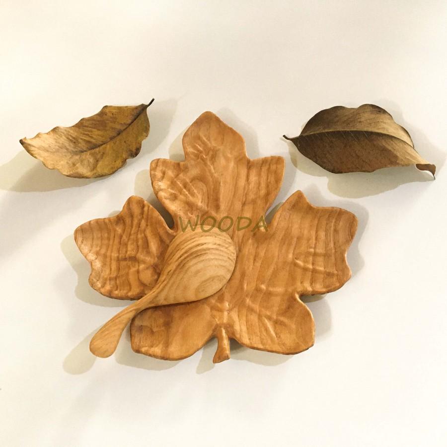 Khay Gỗ Hình Lá Phong - Khay Gỗ Tần Bì Đựng Thức Ăn - Size 24x24cm