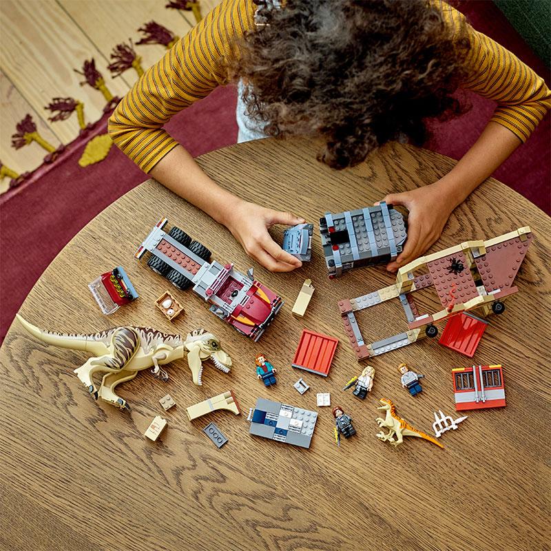 Đồ Chơi LEGO Khủng Long T. Rex & Atrociraptor Tẩu Thoát 76948