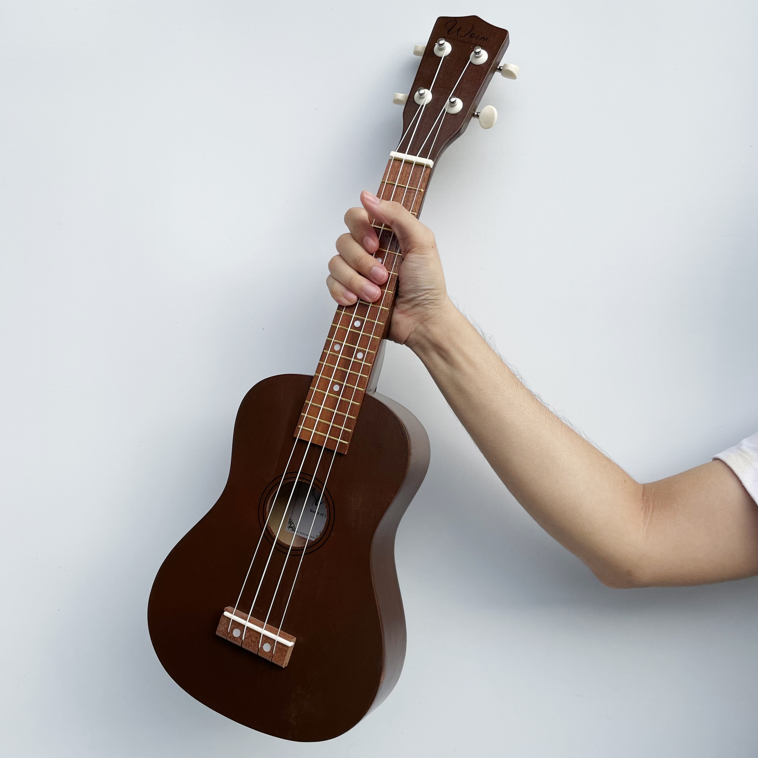 Đàn Ukulele Concert Woim 33A19 kèm bao da