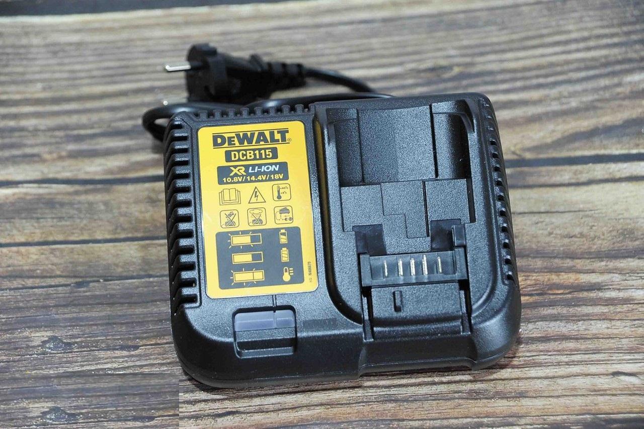 BỘ SẠC PIN 10.8-18V DEWALT DCB115-KR- HÀNG CHÍNH HÃNG