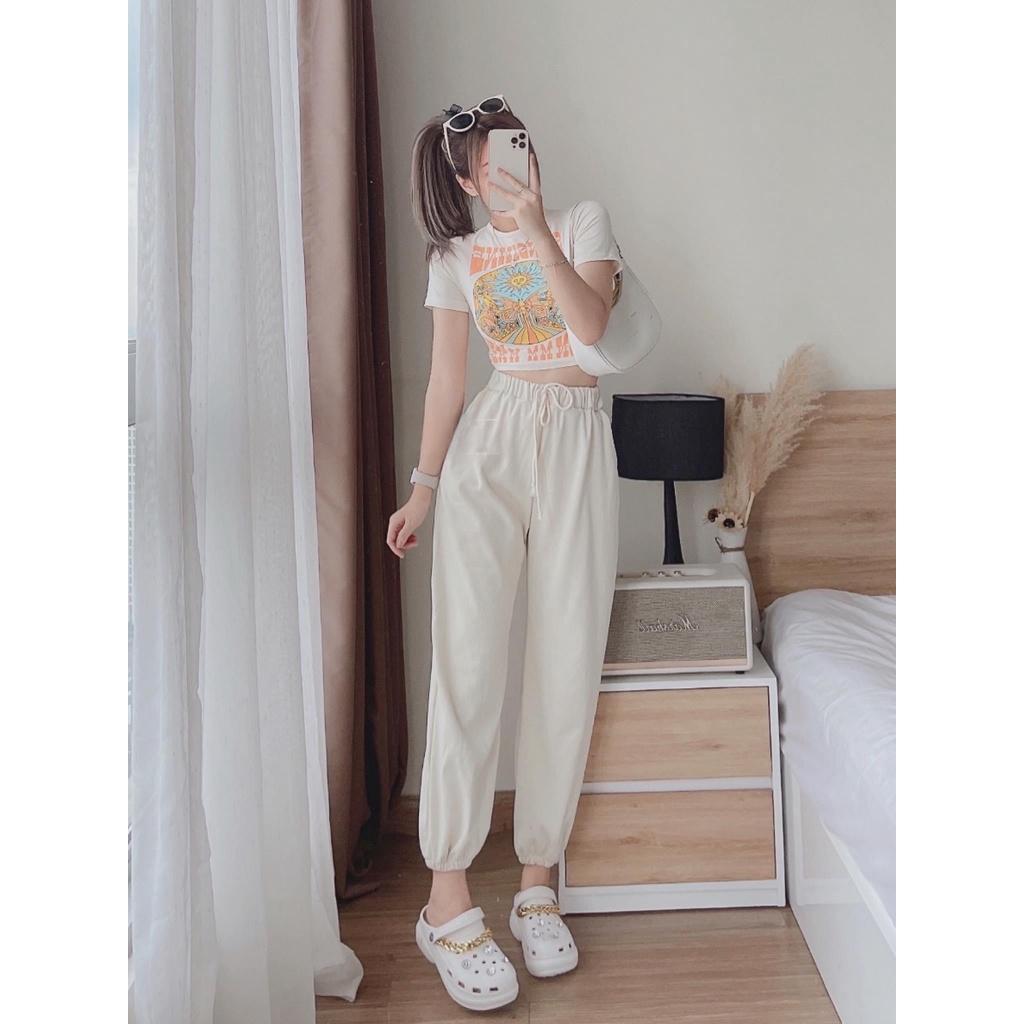 Bộ Áo Croptop Nữ Hình Mặt Trời Cộc Tay Kèm Quần Jogger Nỉ So Hot