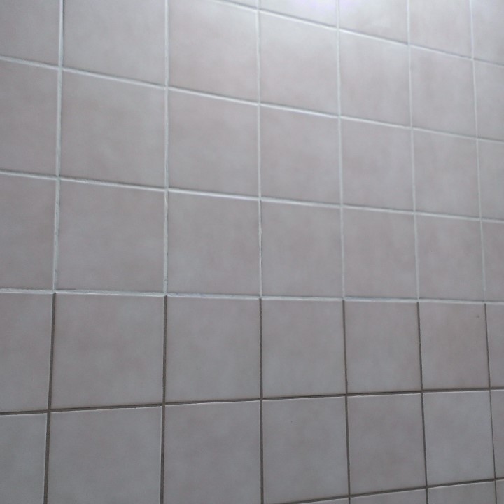 Dung Dịch Tẩy Trắng Ron Gạch Sabo-R Chai 1 Lít