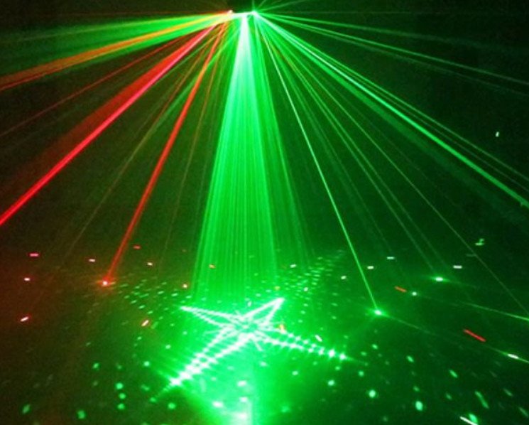 Đèn led laser 9 mắt cao cấp, trang trí phòng karaoke, vũ trường , sân khấu , phòng bay,  cảm biến theo nhạc