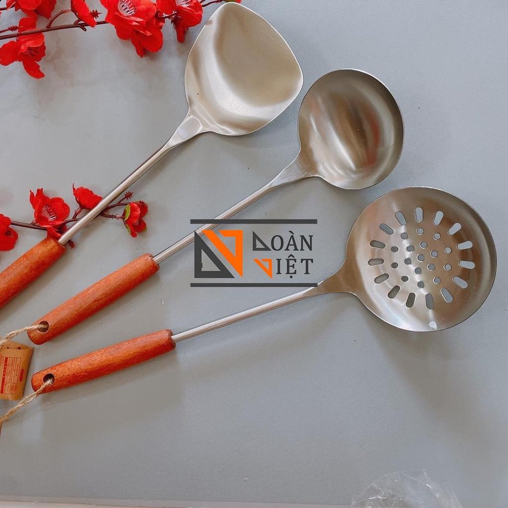 (Cán gỗ nâu đỏ) Vá , sạn , sạn lỗ - Inox dày, cán gỗ đẹp chắc chắn - Kiểu dáng sang trọng - Đồ dùng nhà bếp, nấu ăn