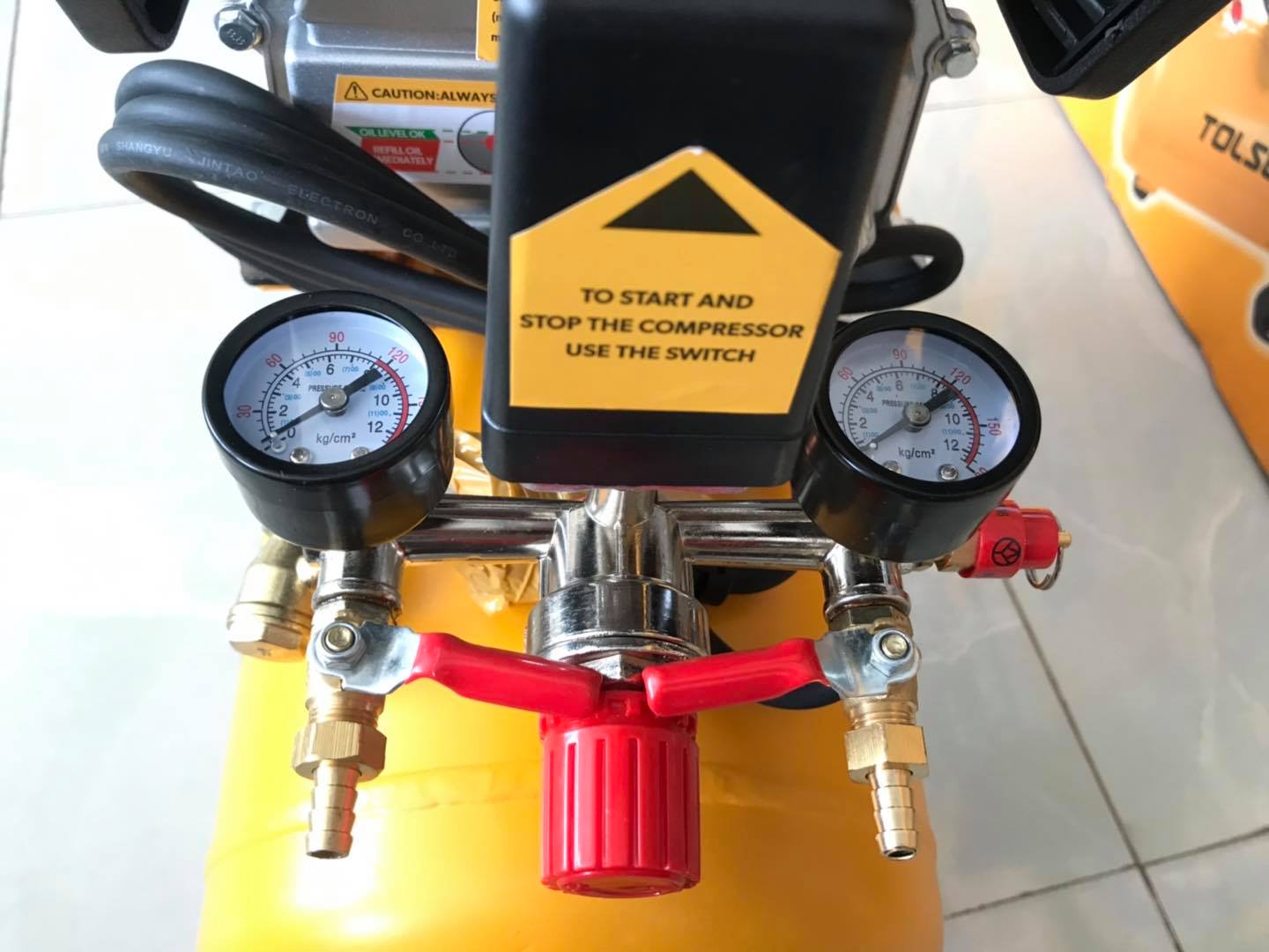 Máy nén khí có dầu 24L 1500W Tolsen 73114- Hàng chính hãng