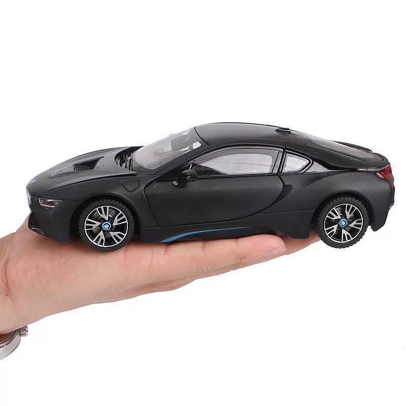 Mô hình xe BMW i8 1:24 hiệu Rastars - 56700 (đen)