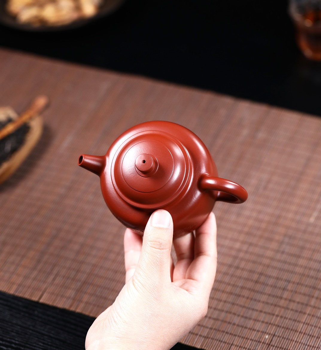 Ấm Tử Sa Nghi Hưng Đức Chung Sơn Thủy 240 ml