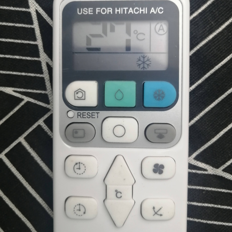 Điều Khiển Điều hòa HITACHI 2 Chiều Model RAR-3V2 Mặt Cong-Remote Máy Lạnh HITACHI