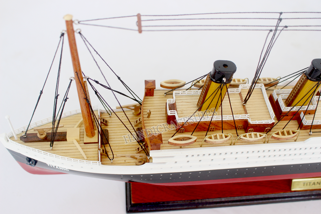 Mô hình thuyền gỗ trang trí Titanic cao cấp 60cm có điện