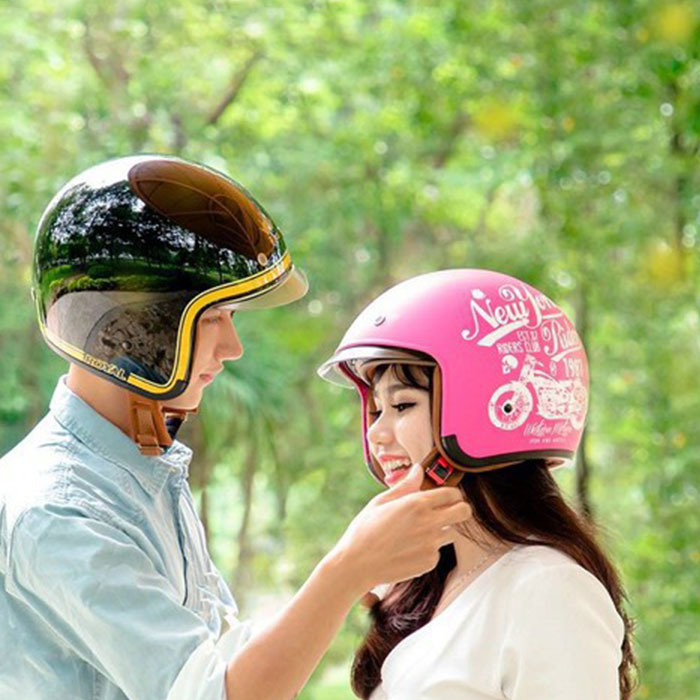 Nón bảo hiểm 3/4 ROYAL M139 có kính âm V10 ĐEN