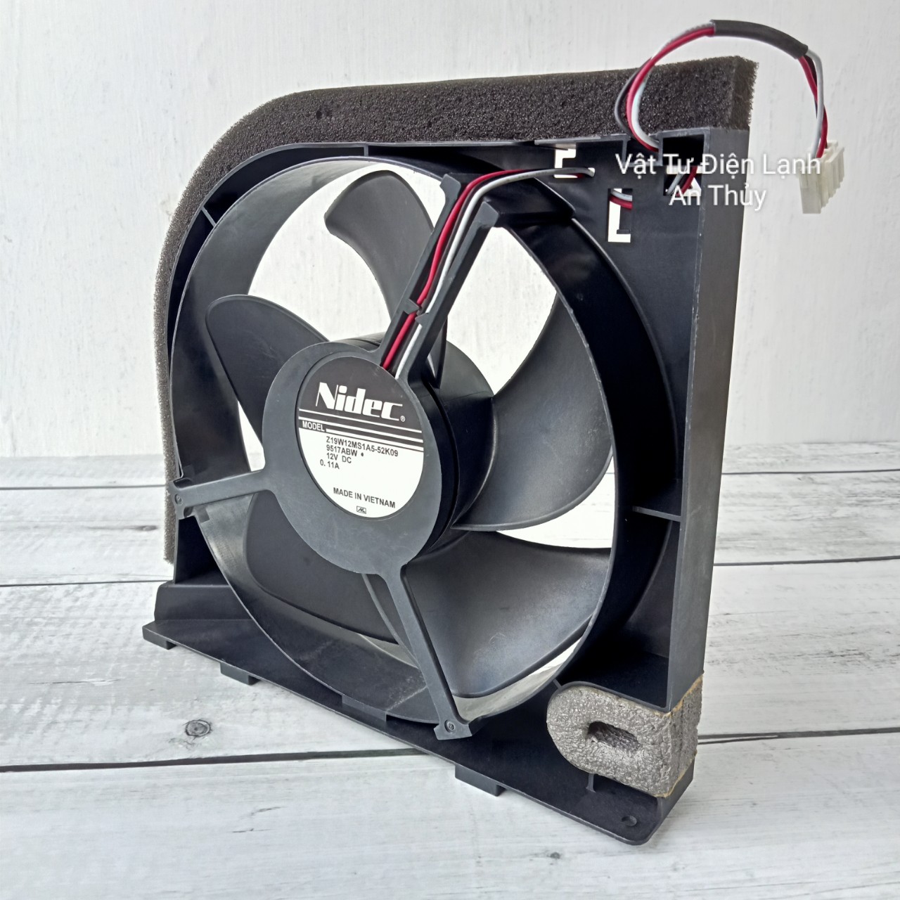 Quạt Tủ Lạnh 12V 3 Dây Kích Thước 20.7cm x 17.7cm Hàng Hãng NIDEC Đen Lớn