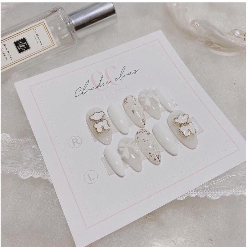 Nailbox gấu trắng nhẹ nhàng sang chảnh