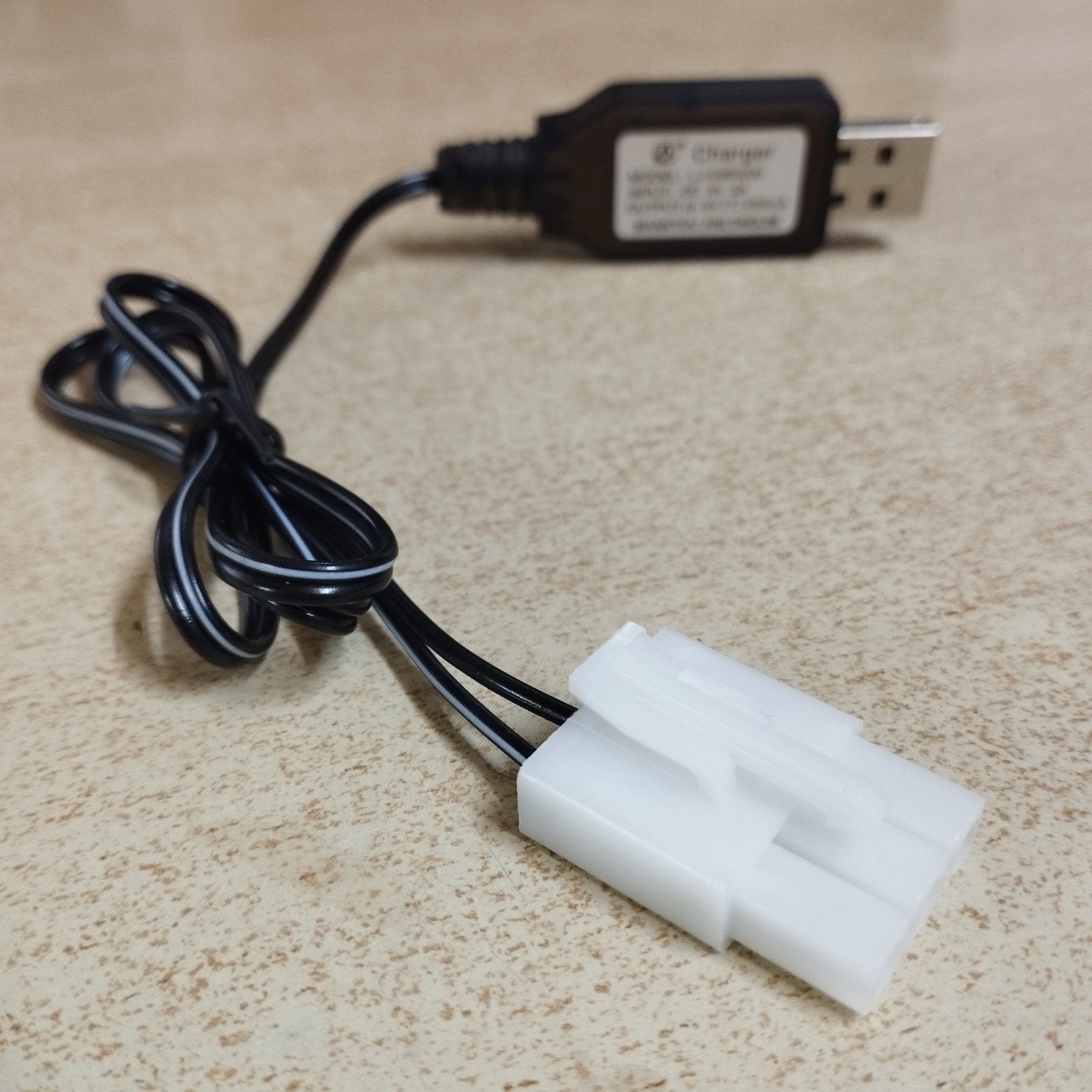 Dây cáp sạc pin 9.6V dung lượng 200mA chân cắm trắng KET3P