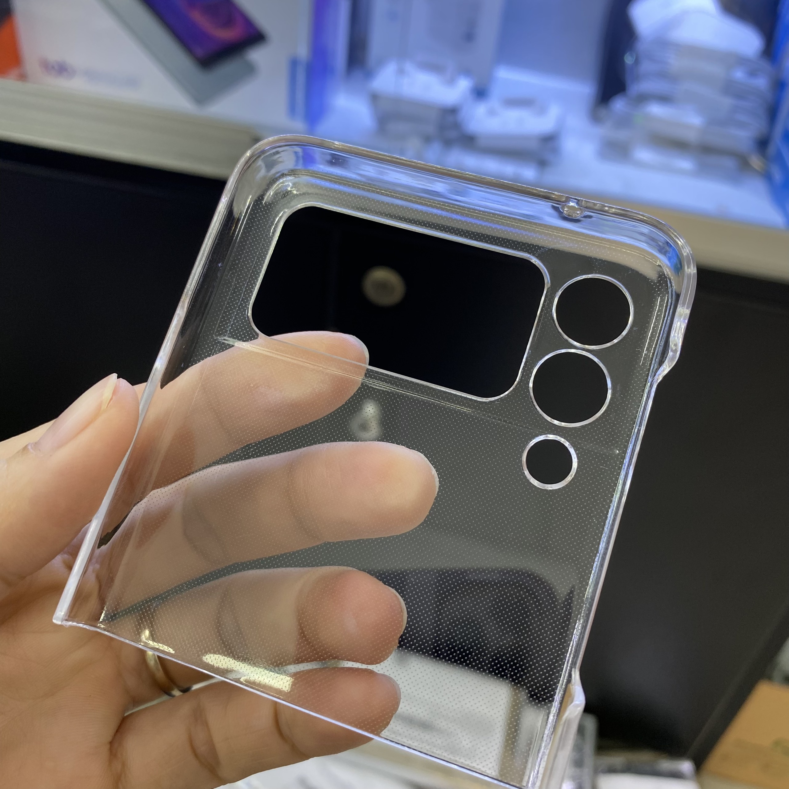 Ốp lưng Likgus trong suốt cho Galaxy Z Flip 3 không ố vàng - Hàng chính hãng
