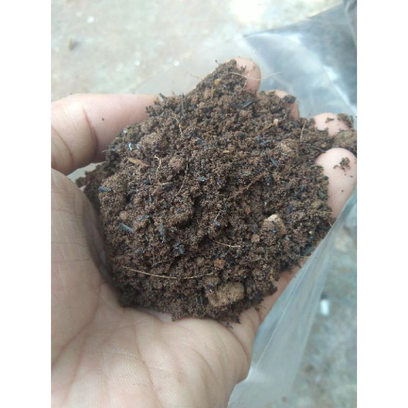 Đất hữu cơ trộn sẵn - đất phù sa sạch- túi 1kg trồng rau, cây ăn quả, cây cảnh, hoa