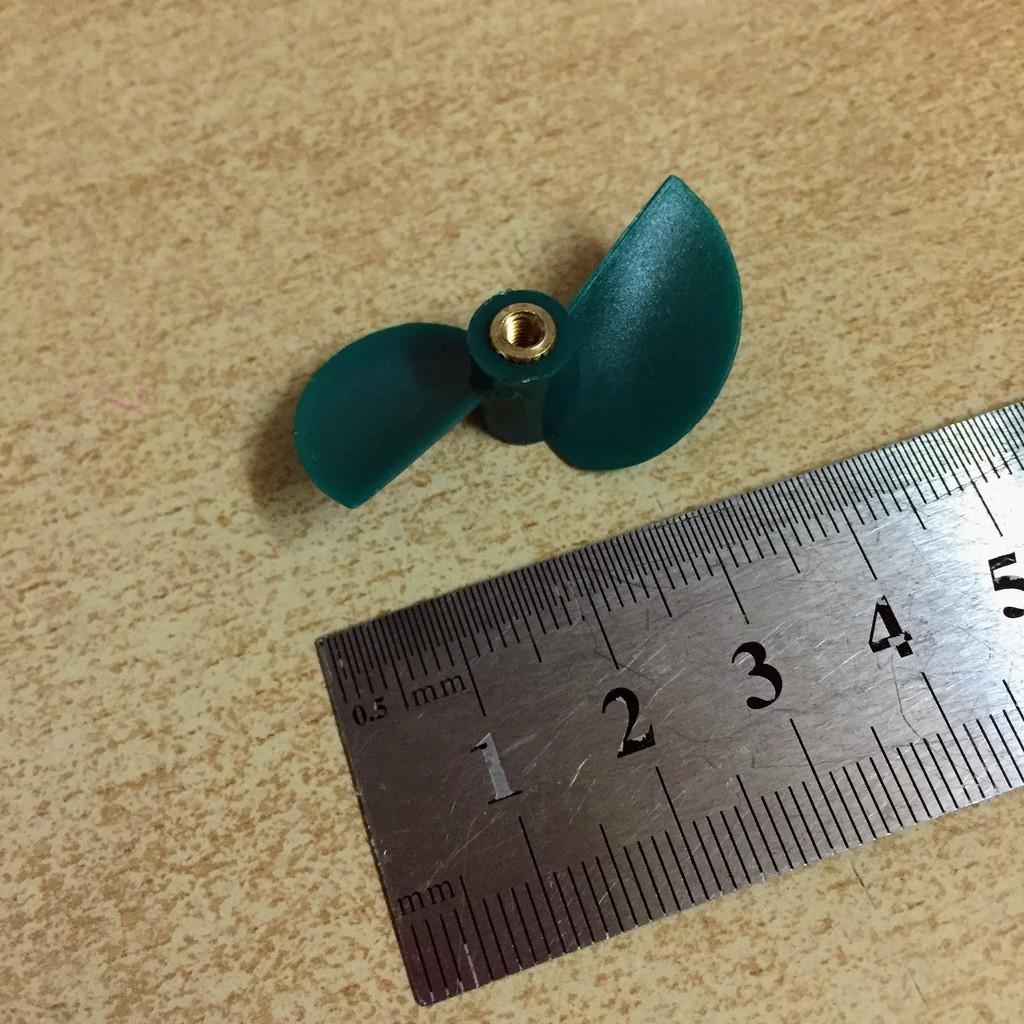 Chân vịt lẻ màu xanh có ren xoắn kích thước 3x36mm