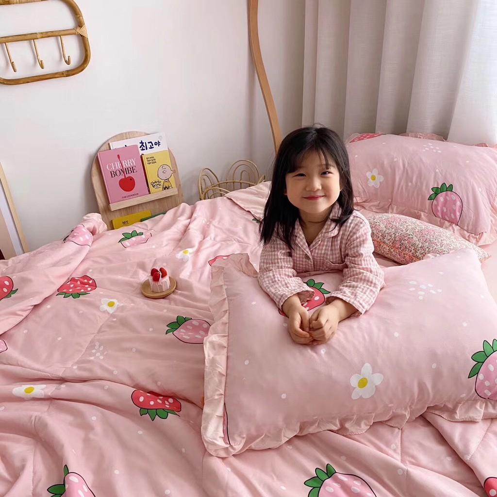 Bộ chăn ga Cotton Đũi phối bèo 100% hàng nhập khẩu siêu mềm mát - họa tiết quả dâu