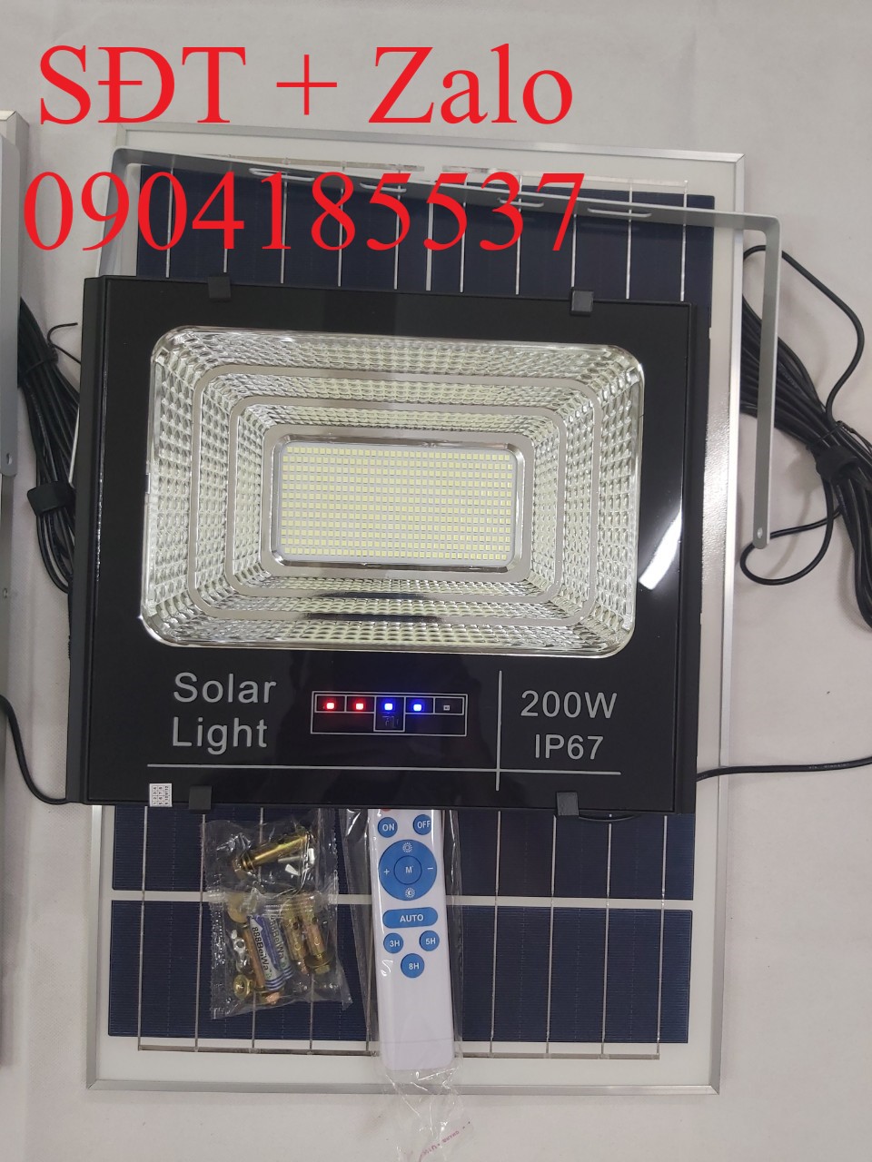 Đèn pha năng lượng mặt trời Solar Light 200W