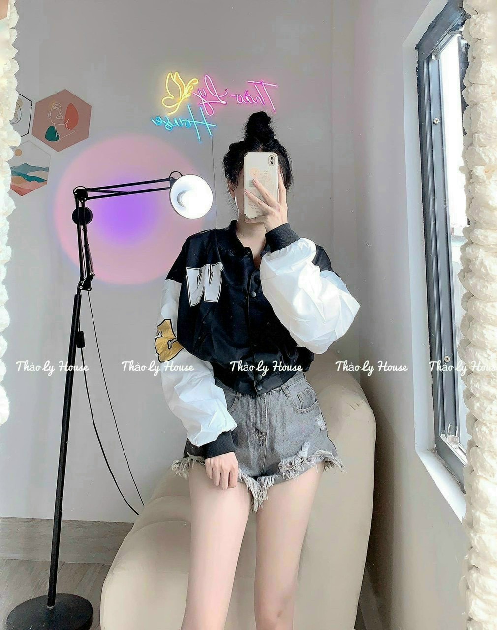 Áo khoác bomber dáng lửng có size, áo khoác croptop chữ W thêu 2 lớp unisex, Áo khoác gió nữ 2 lớp Form Lửng thời trang , cá tính , Áo Khoác Bomber Form Lửng Phối Tay Phối Màu Sang Chảnh Mẫu Áo Khoát Mới Nhất