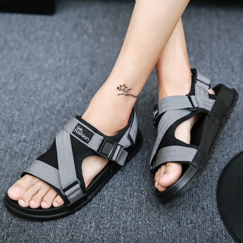 Giày sandal nam đi biển phong cách Hàn Quốc