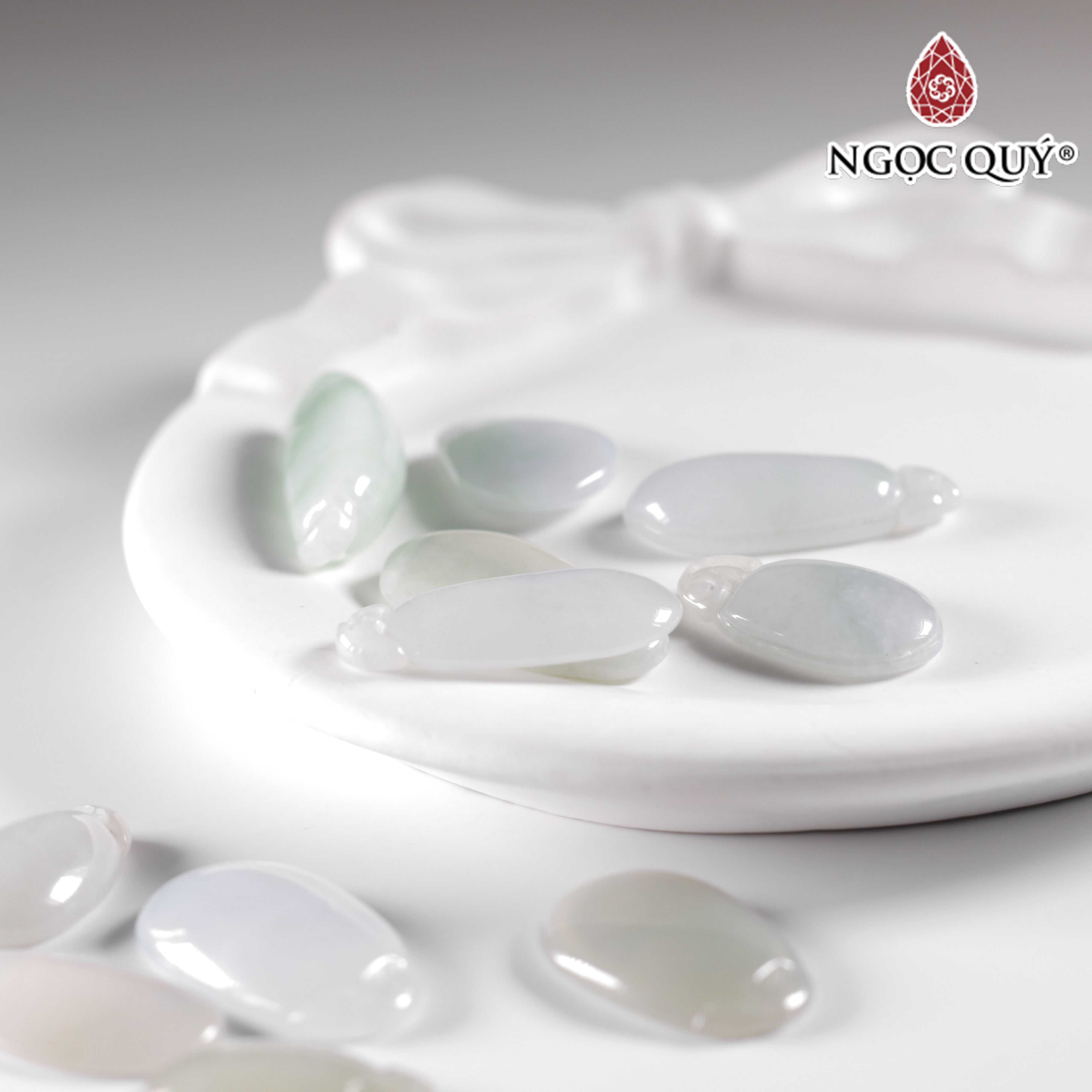 Mặt dây chuyền hạt đậu đá cẩm thạch type A 21x10mm mệnh hỏa mộc - Ngọc Quý Gemstones