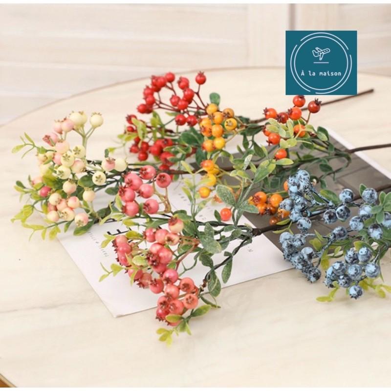 Cành lá berry cao 30cm dùng trong decor trang trí nhà cửa, hoa lụa cao cấp, hoa cưới