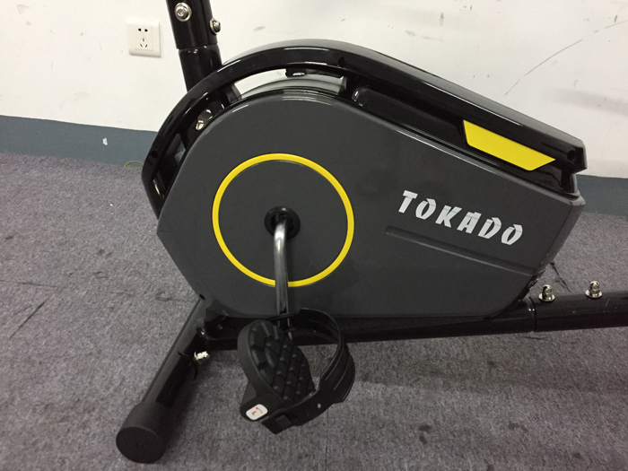 Xe đạp tập thể dục Tokado TK 360R. xe đạp phục hồi chức năng có ghế tựa