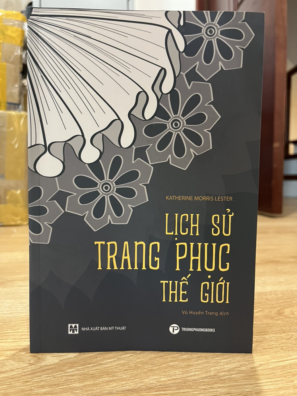 Sách - Lịch Sử Trang Phục Thế Giới
