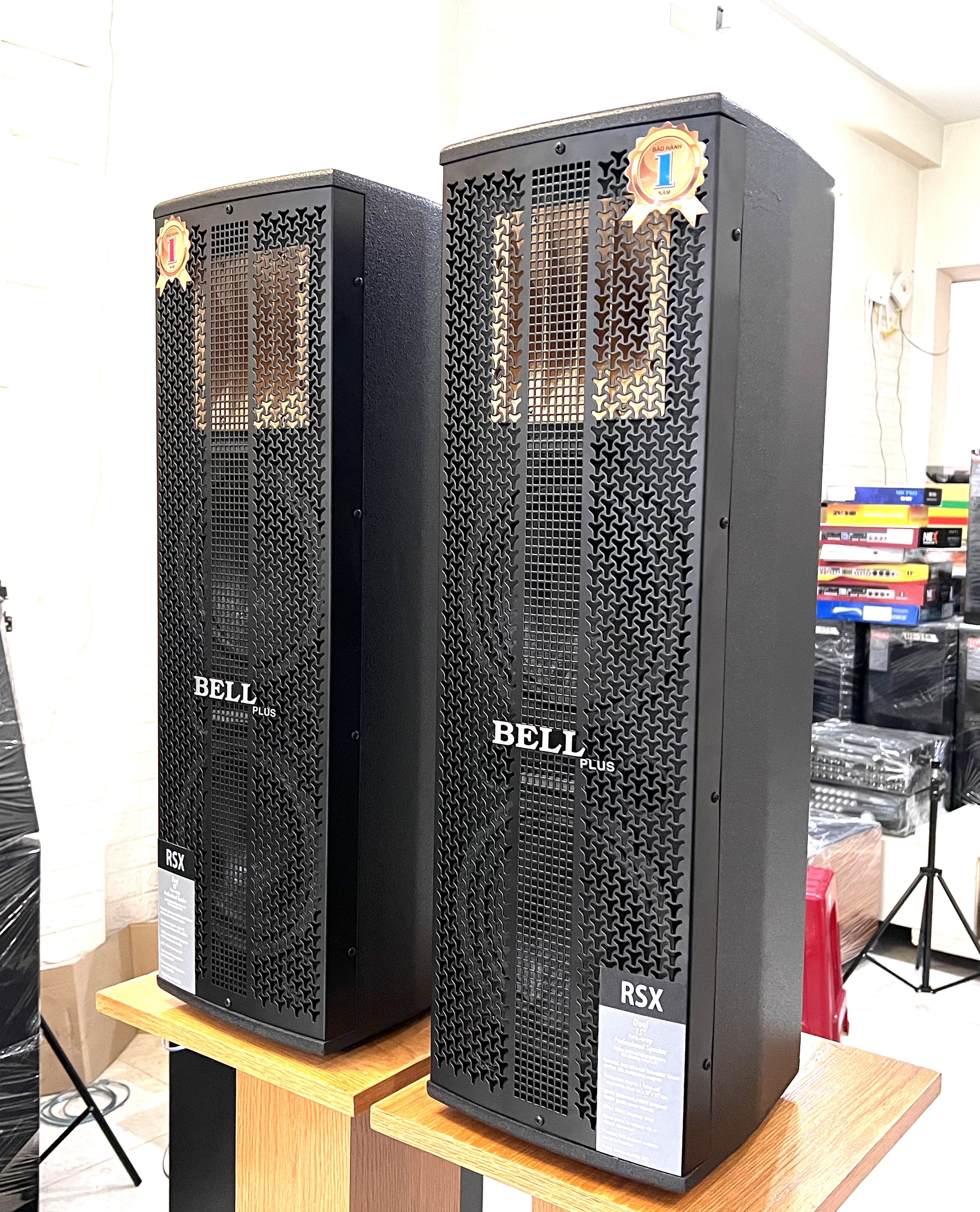 Loa đứng Full đôi 20 thùng sơn cao cấp 2 bass đôi 20 và 1 chép kèn chuyên karaoke và nghe nhạc BellPlus (hàng chính hãng)