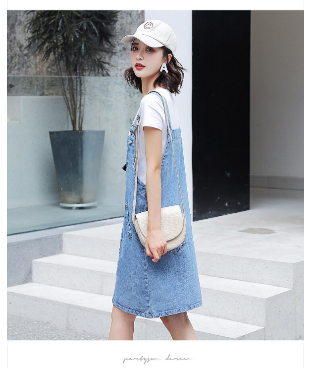 ĐẦM YẾM NỮ THÊU CHỮ PLAYFUL YOUTH D795