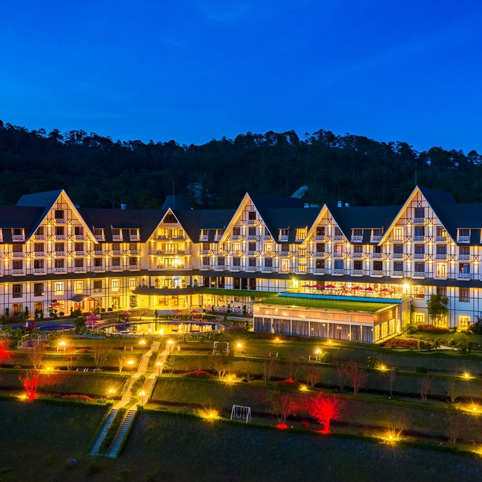 Swiss-Bel Resort Tuyền Lâm 5* Đà Lạt - Phòng Deluxe Golf View Xịn Sò, Bữa Sáng, Hồ Bơi Ngoài Trời View Cực Đẹp, Hồ Bơi Trong Nhà, Xe Đưa Đón Sân Bay Và Trung Tâm