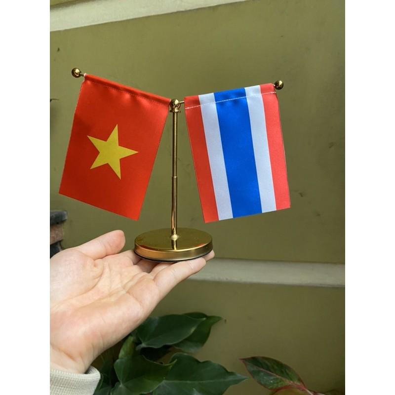 Cờ trang trí xe hơi