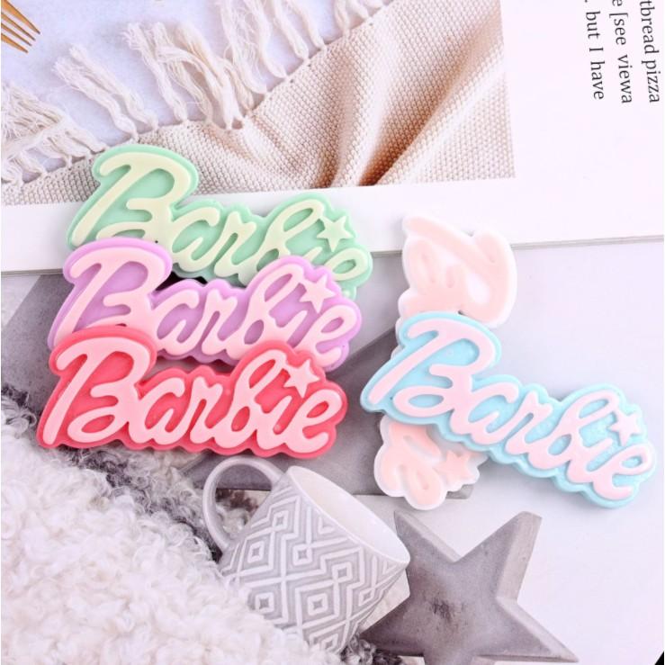 Charm chữ Barbie siêu dễ thương dùng để trang trí vỏ ốp điện thoại, làm móc khóa, dán Jibbitz, DIY