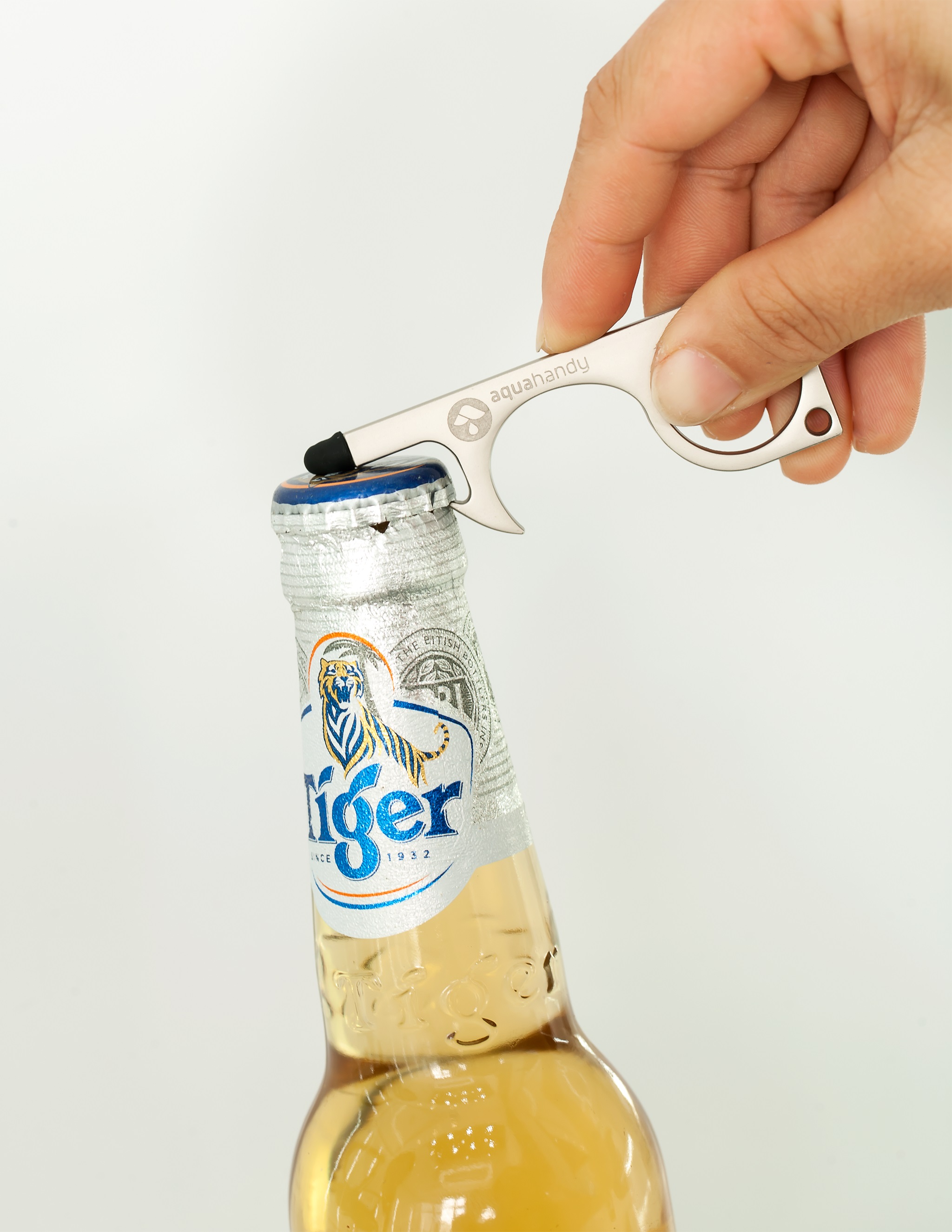 Móc khóa đa năng iTouche phòng ngừa Covid-19 - AquaHandy