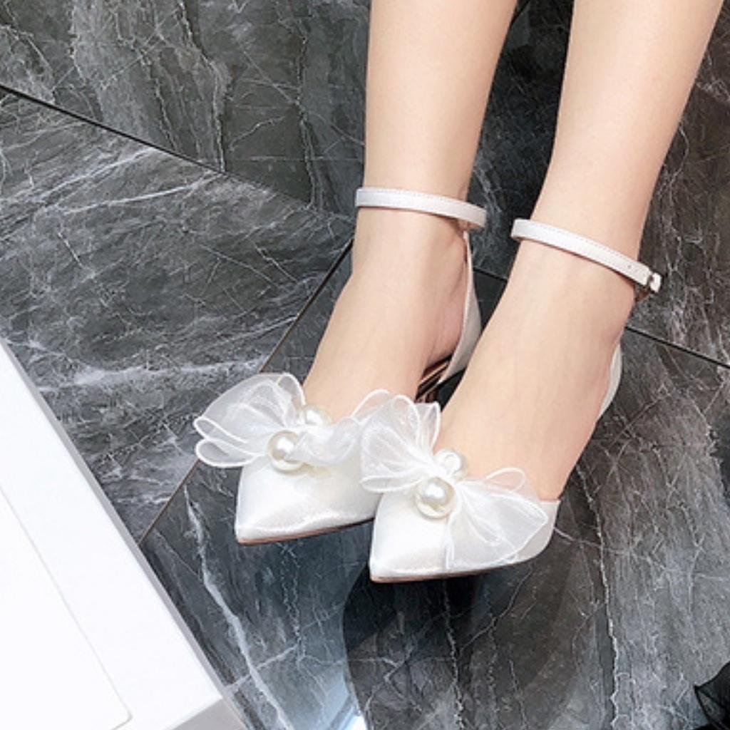 (Sẵn size 36)Giày cao gót, giày cưới cô dâu màu trắng chất liệu lụa satin nơ voan đính ngọc cao cấp - GCCD007