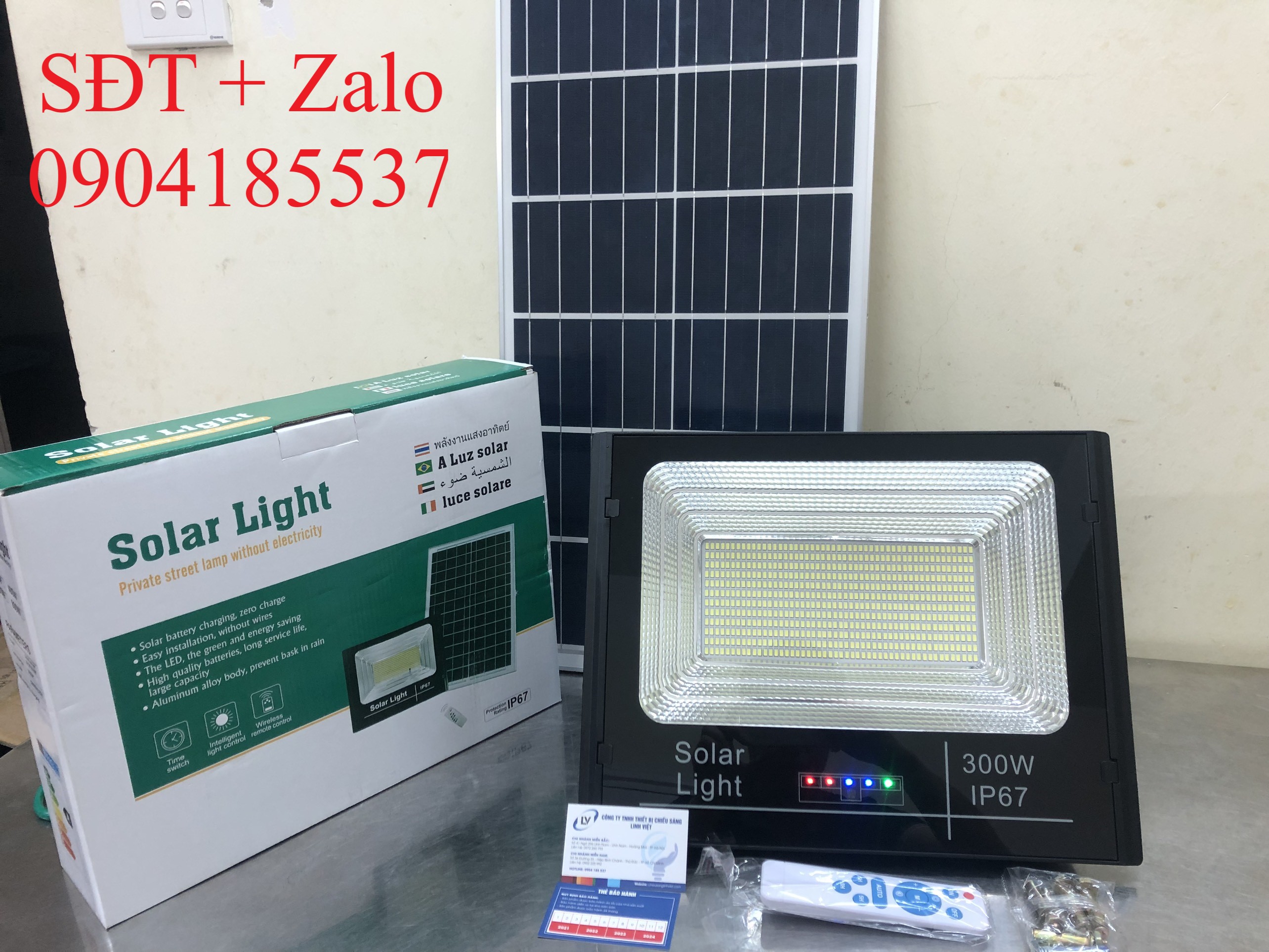 Đèn pha led năng lượng mặt trời 300W