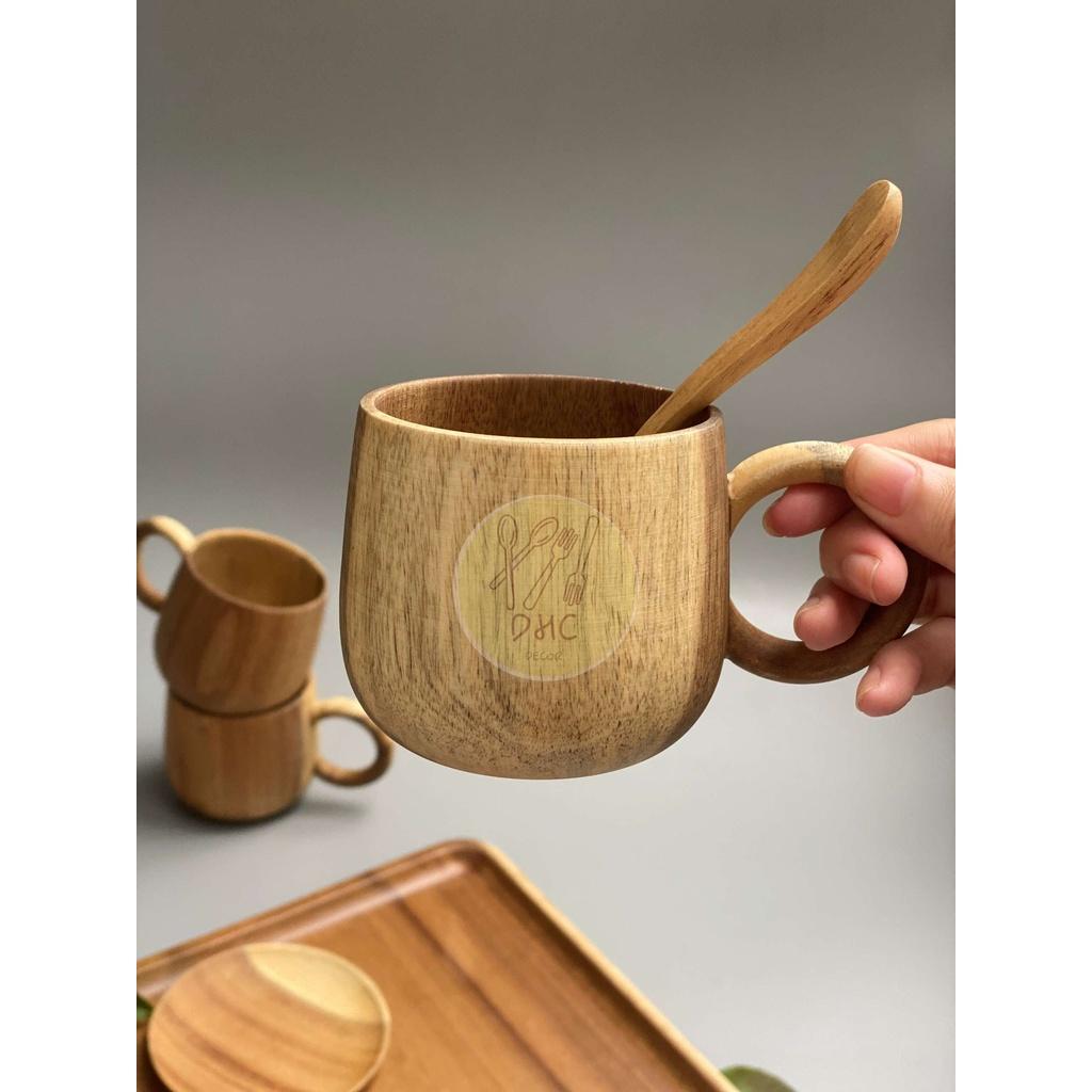 Cốc gỗ Keo có quai tiện dụng, sang trọng, đẹp mắt