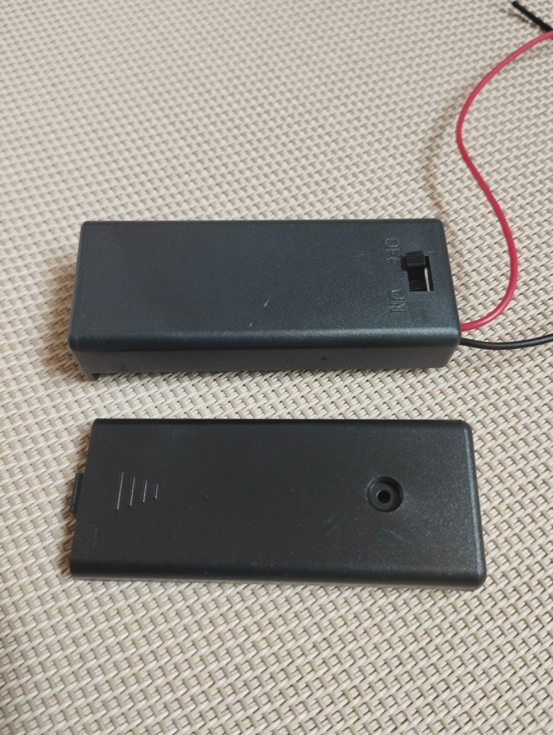 Khay pin AAA có nắp đậy kèm công tắc loại 2 pin để chế tạo