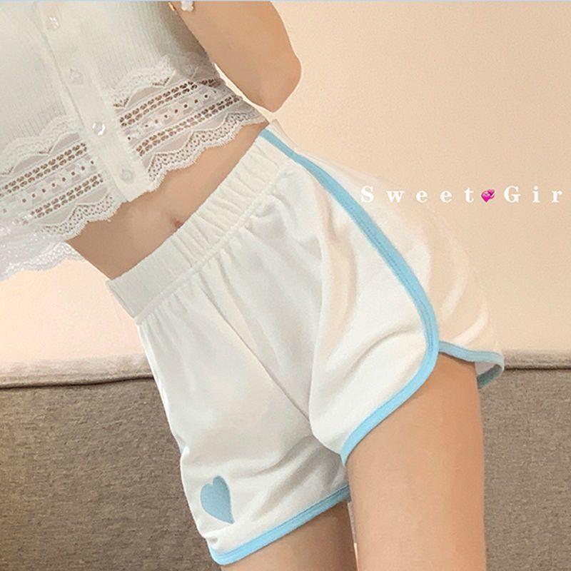 Quần Short Nữ Dáng Thể Thao In Trái Tim Chạy Chỉ Viền