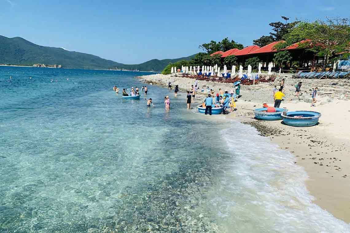 Tour Tham Quan 4 Đảo Nha Trang Trong Ngày Bằng Tàu Gỗ