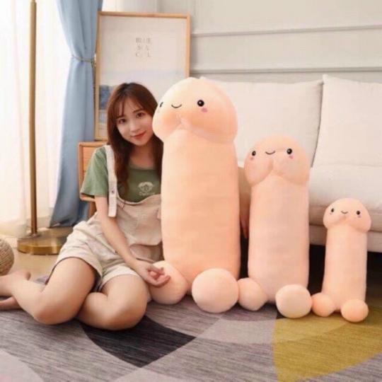 Gấu Bông Con Ciu Dài Size 1m2 Siêu To Khổng Lồ, Gối Ôm Con Kiu Hàng Vải Miniso Chất Mịn Cao Cấp