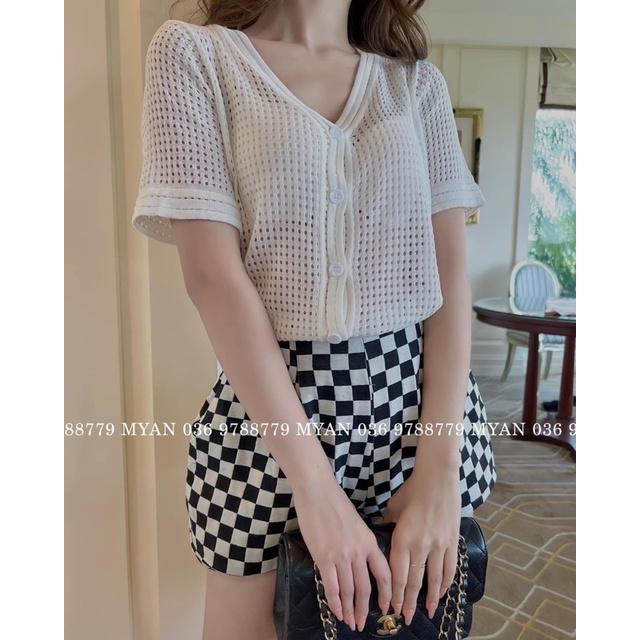 Áo len kẻ ổ v khuy cài tay lỡ