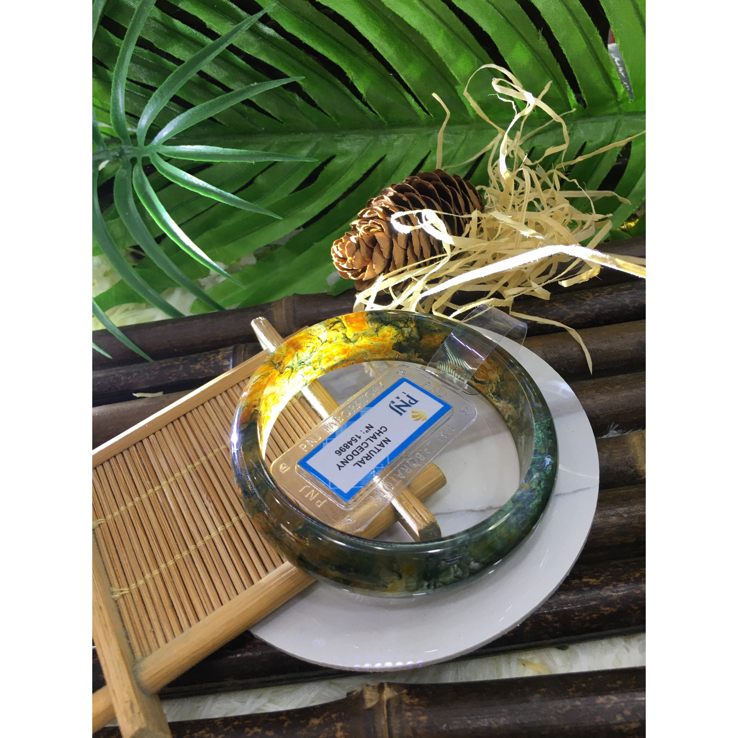 Vòng tay đá băng ngọc bảng nguyên khối ni 58mm - Hợp mệnh: Mộc, Hỏa
