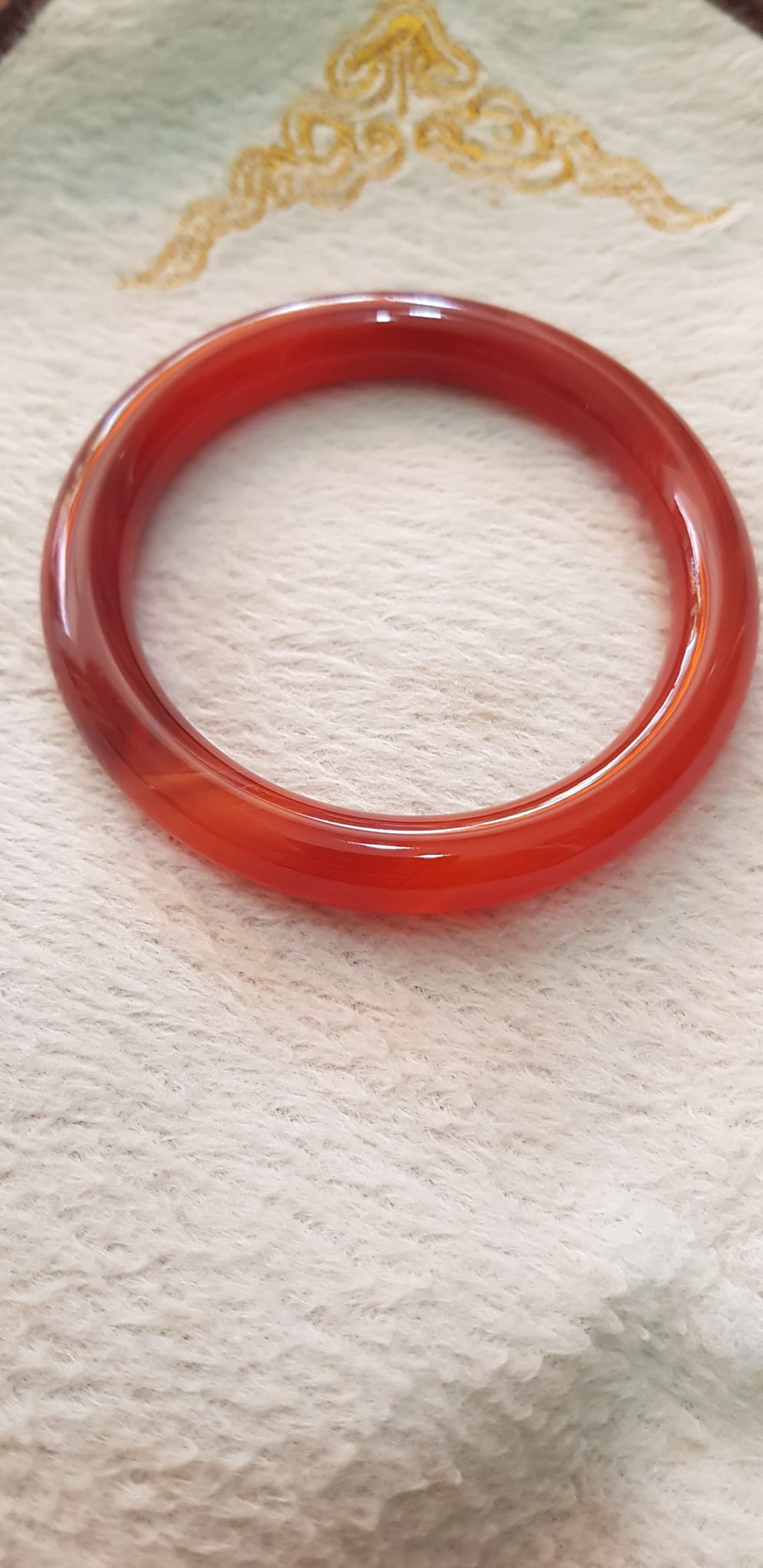 Vòng mã não đỏ Đậm vân ni 58mm x chột 9,2mm Nữ mệnh hỏa mệnh thổ màu đỏ đậm vân là màu chiến thắng Nặng 55kg - 65kg đeo đẹp ạ