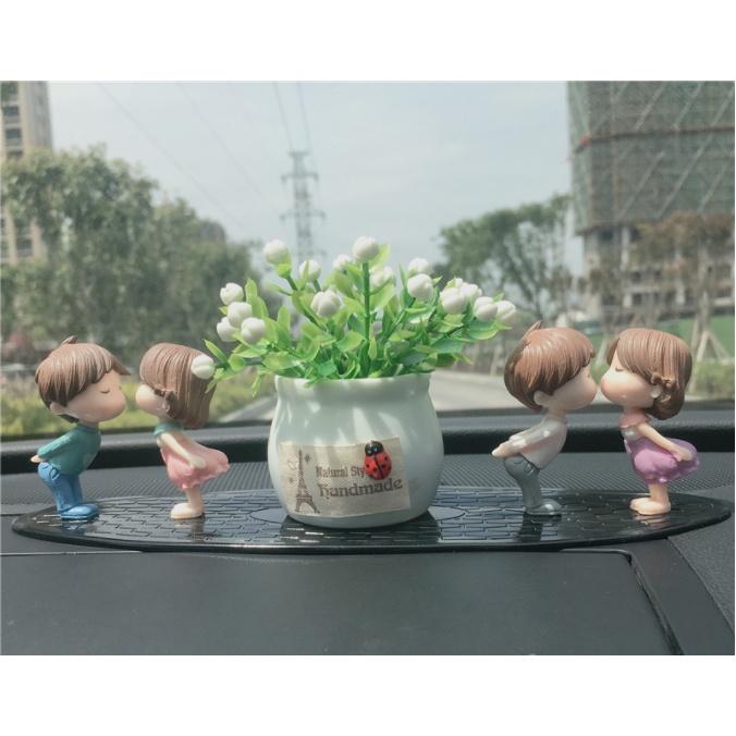 Set decor búp bê trang tri taplo ô tô, táp lô xe hơi- Hoàng Đông shop